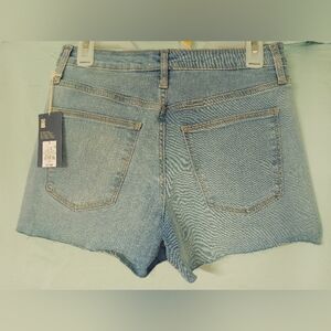 NWT Women's Universal Threads high rise midi jean shorts 6 28" waist
